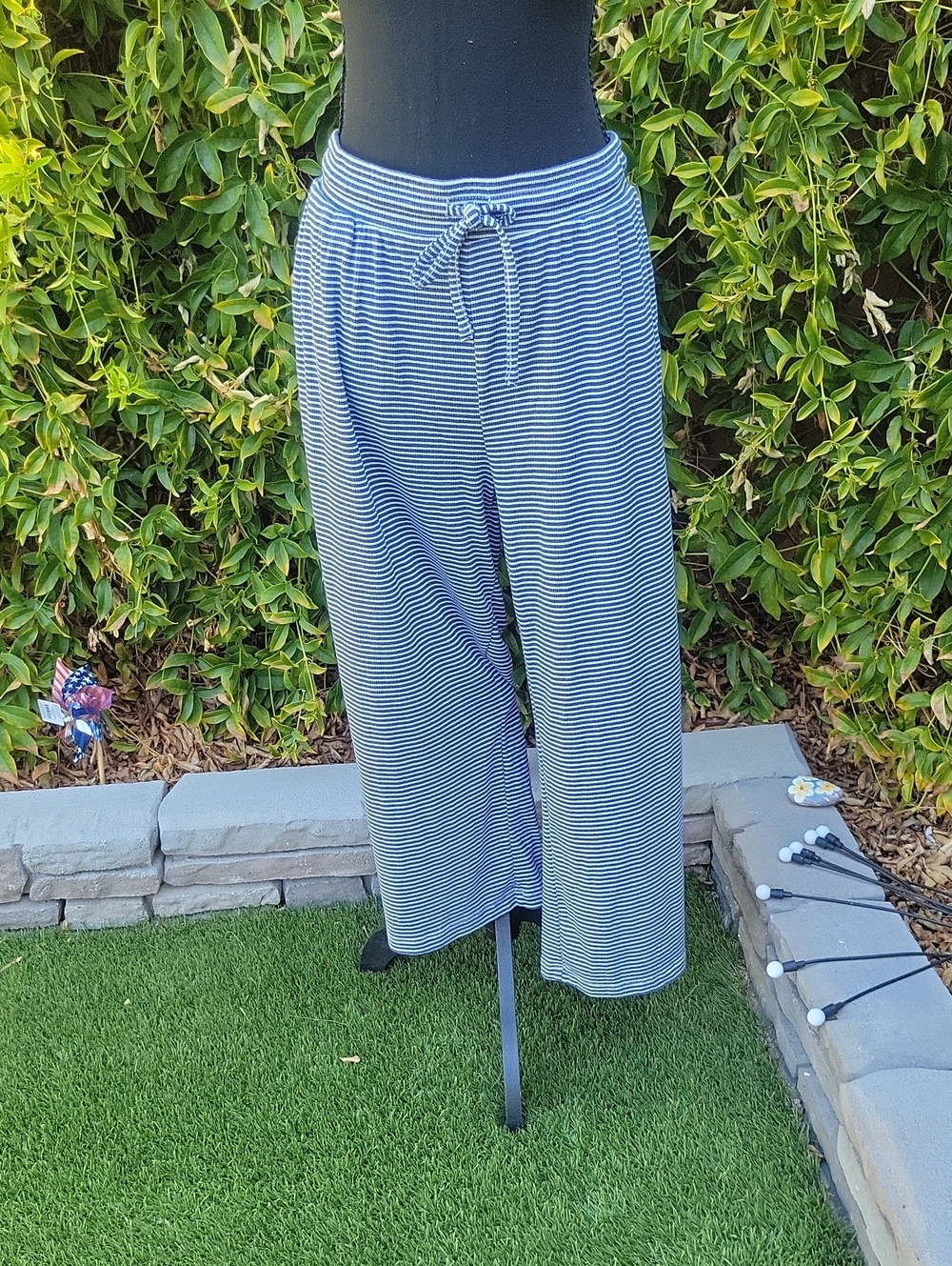Tahari Blue and White Striped Cropped Wide-Leg Drawstring Pants Sz L